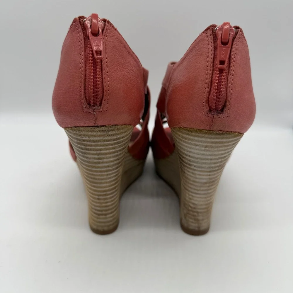 Seychelles womens coral